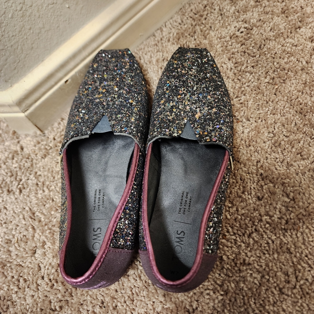 Toms slip ons 7W